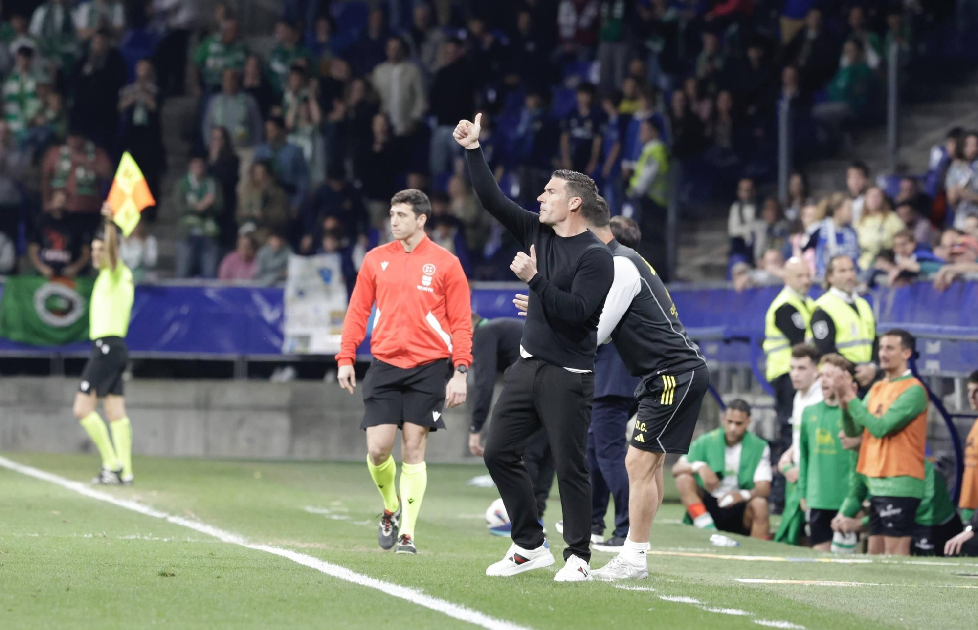 EN IMÁGENES: Partido y ambientazo del Real Oviedo-Racing de Santander disputado en el Tartiere