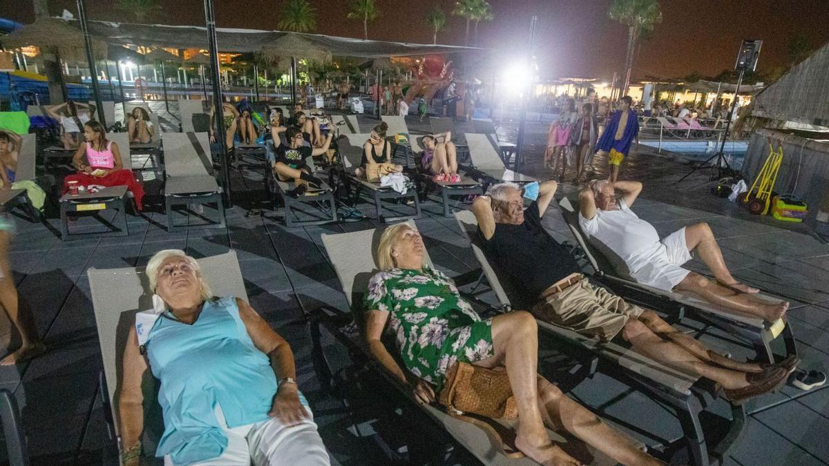 Perseiden-Fans bei einem organisierten Sternschnuppen-Schauen auf Mallorca.  | FOTO: GUILLEM BOSCH