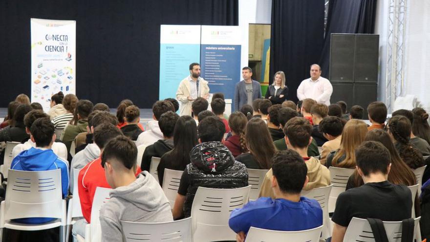 Estudiantes de la ESO «conectan con la ciencia»