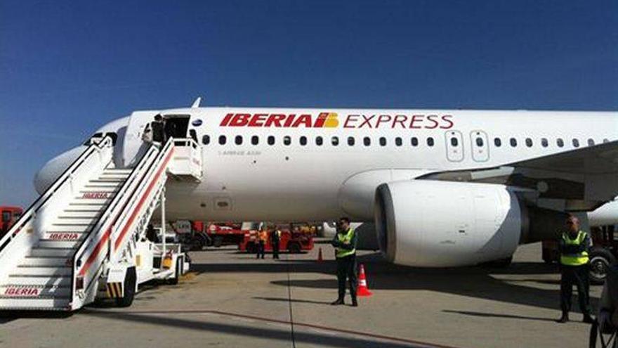 Un avión de Iberia Express con destino a Dusseldorf aterriza en París por problemas de presurización