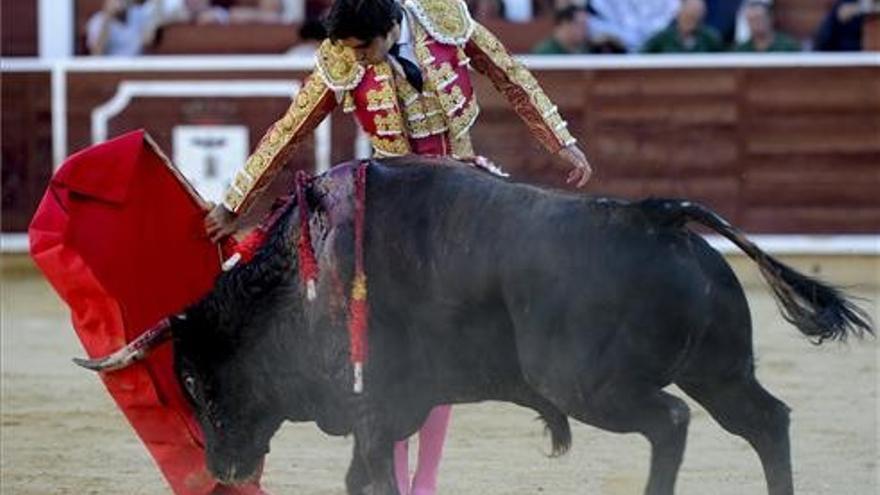 Oreja y ovación para Perera en Albacete