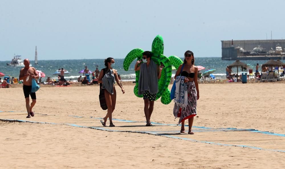 Playas en València medio vacías en el primer fin de semana de agosto