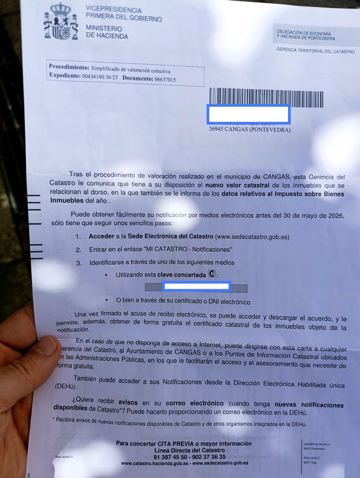 Carta de Catastro que llegó a un vecinos de Cangas informándole del cambio de clasificación