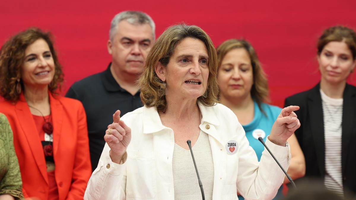 La cabeza de lista del PSOE al Parlamento Europeo, Teresa Ribera, valora los resultados electorales este domingo en la sede socialista en Madrid.