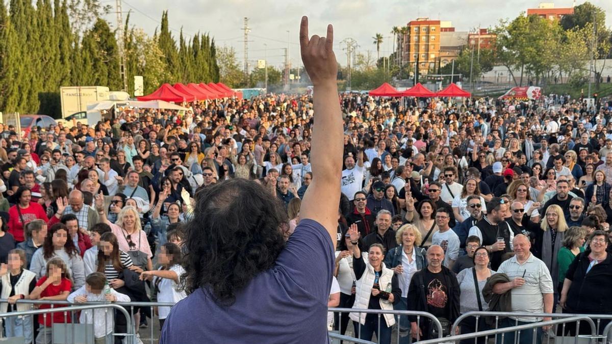Primera edición de la fiesta de tardeo el 1 de mayo en Paterna el año pasado.