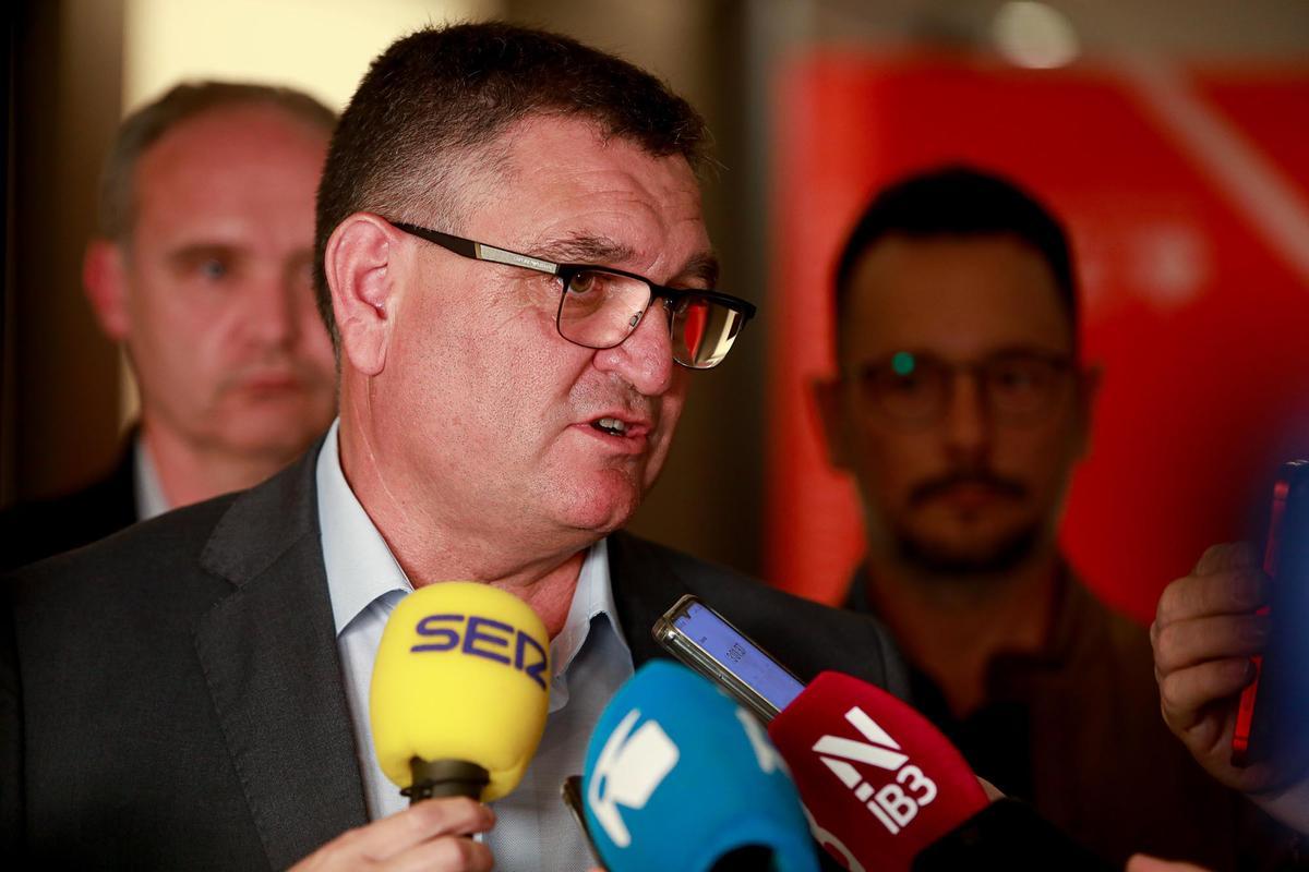 Galería del momento del escrutinio del PSOE en Ibiza Galería del momento del escrutinio del PSOE en Ibiza