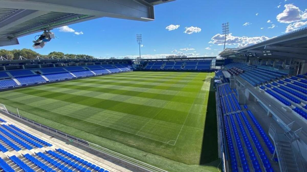 Panorámica del interior del estadio de El Alcoraz en Huesca.