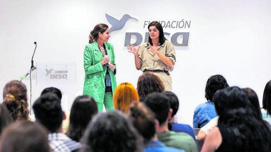 Pilar García de la Granja, presidenta de la Fundación Querer y Sara Mateos, directora de la Fundación Disa. e.d.