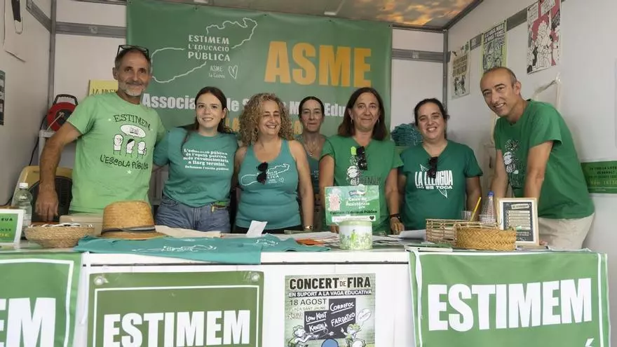 Los profesores también se "movilizan" en la Fira de Xàtiva