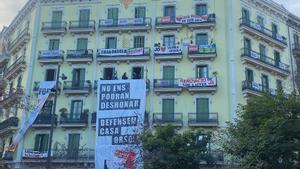 "No tot s'hi val per tal que vinguin més turistes de temporada a costa de desnonar barcelonins"