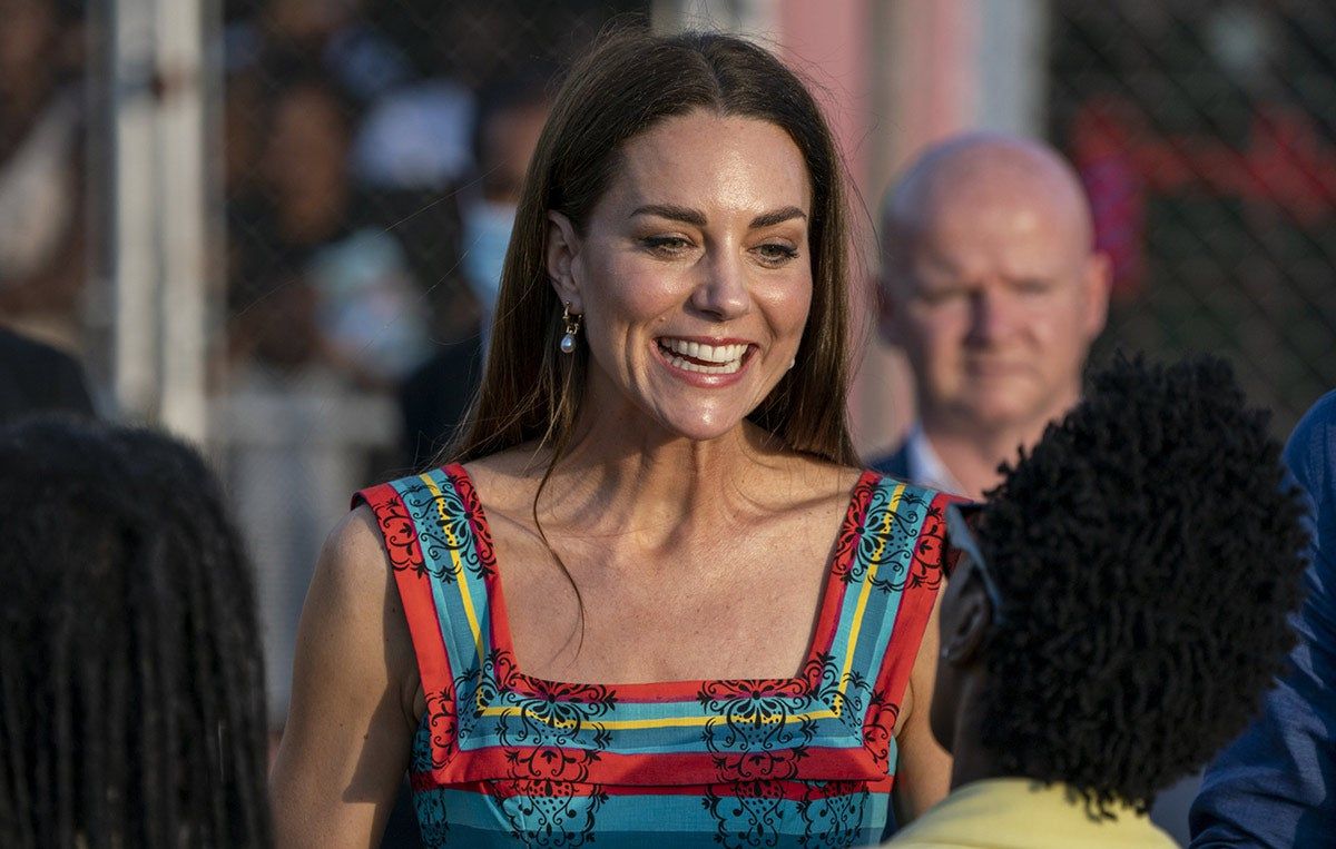 Kate Middleton en Jamaica con vestido de colores