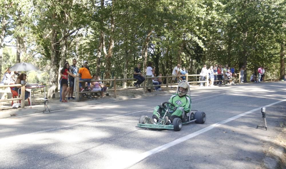 Una treintena de bólidos y numeroso público participan en el cuartos descenso Cidade de Vigo