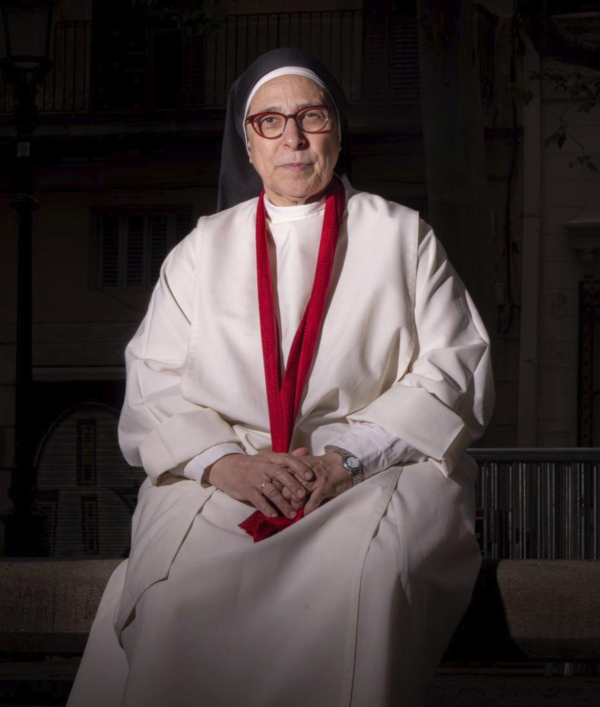 Les ambulàncies de Lucía Caram rebran la benedicció del Papa