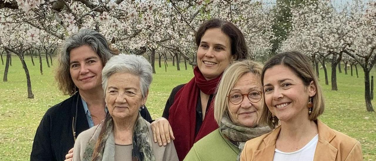 Las cinco socias de Ametlla+ de Mallorca Catalina Cañellas,  Bàrbara Flaquer, Dulce Feliu, María del Mar Socias y Gemma Bes. | AMETLLA+ DE MALLORCA.