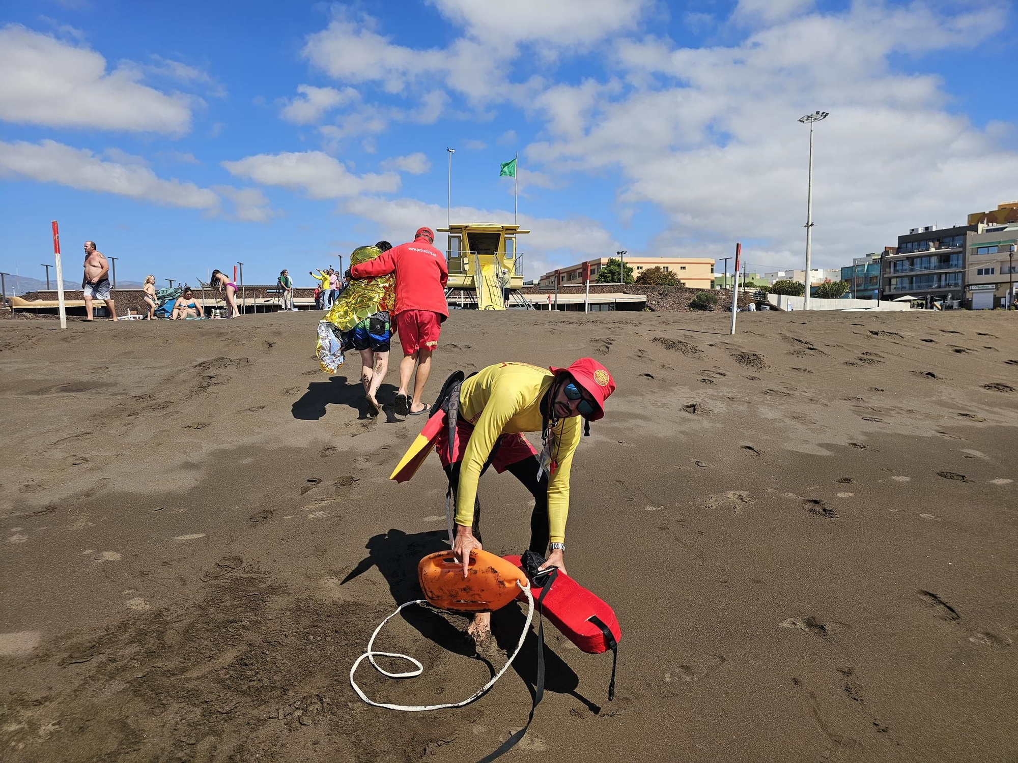 Las banderas azules en las playas de Telde cumplen 25 años y la ciudad lo celebra con un simulacro en Melenara