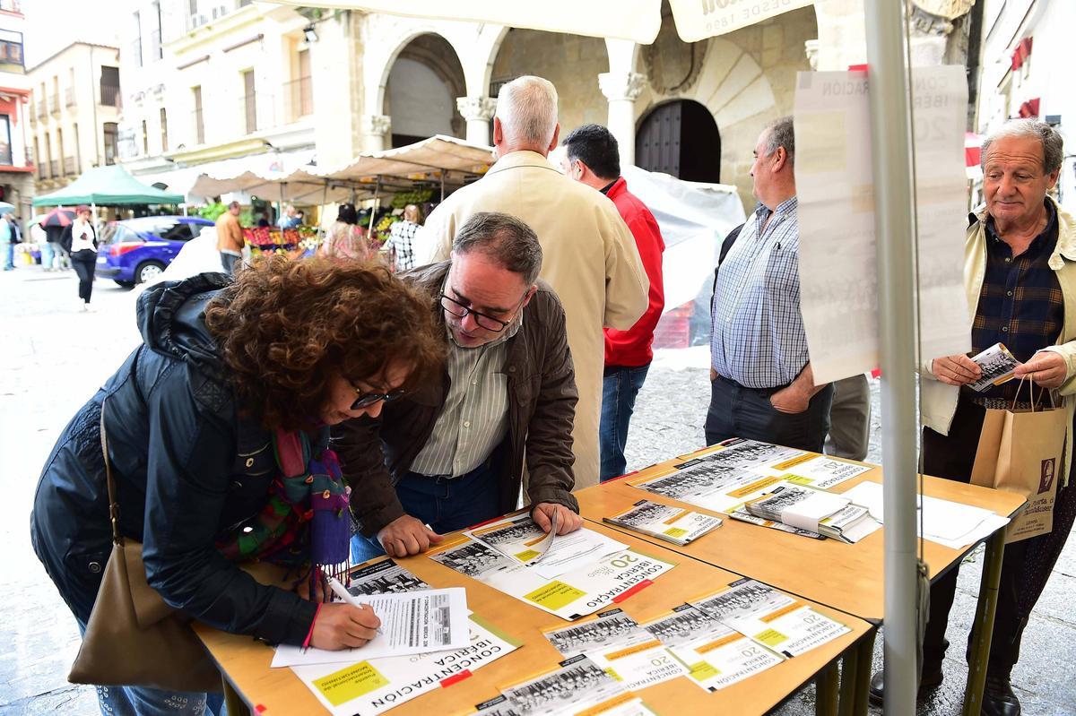 Fotogalería | Comienza la movilización por las infraestructuras del norte de Cáceres