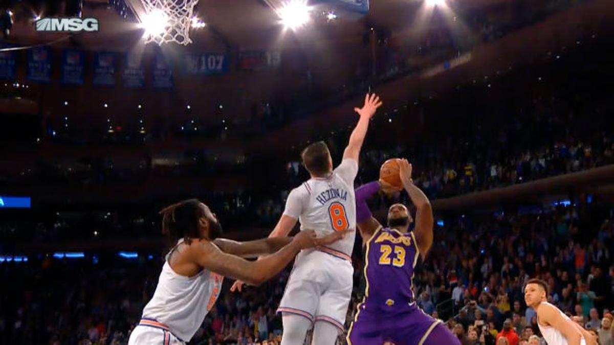 El decisivo taponazo de Hezonja a LeBron