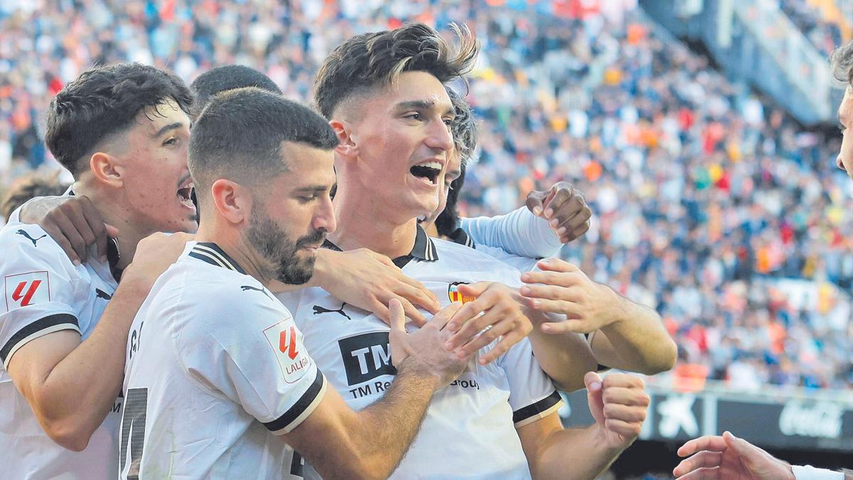 Pepelu celebra su gol frente al Granada
