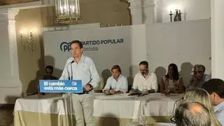 El PP de Lucena exhibe su “unidad” local ante el próximo año electoral en un acto con Elías Bendodo