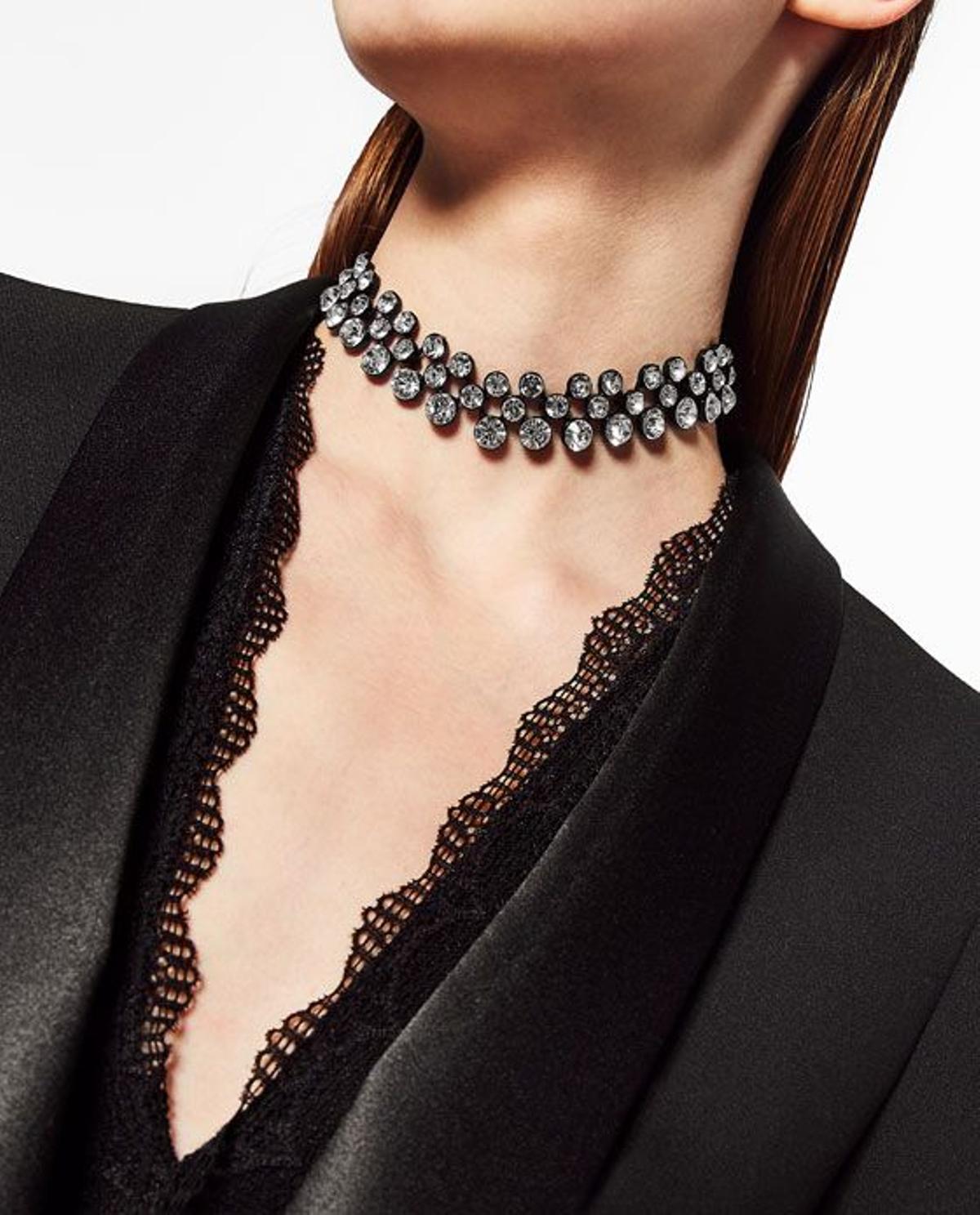 Regalos para el amigo invisible, collar joya de Zara (15,99€)