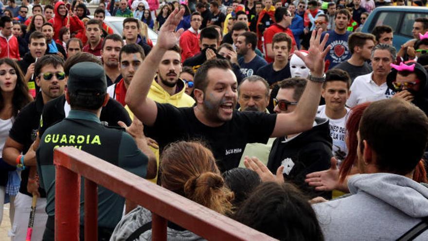 Insultos y golpes en el primer Toro de la Vega sin muerte