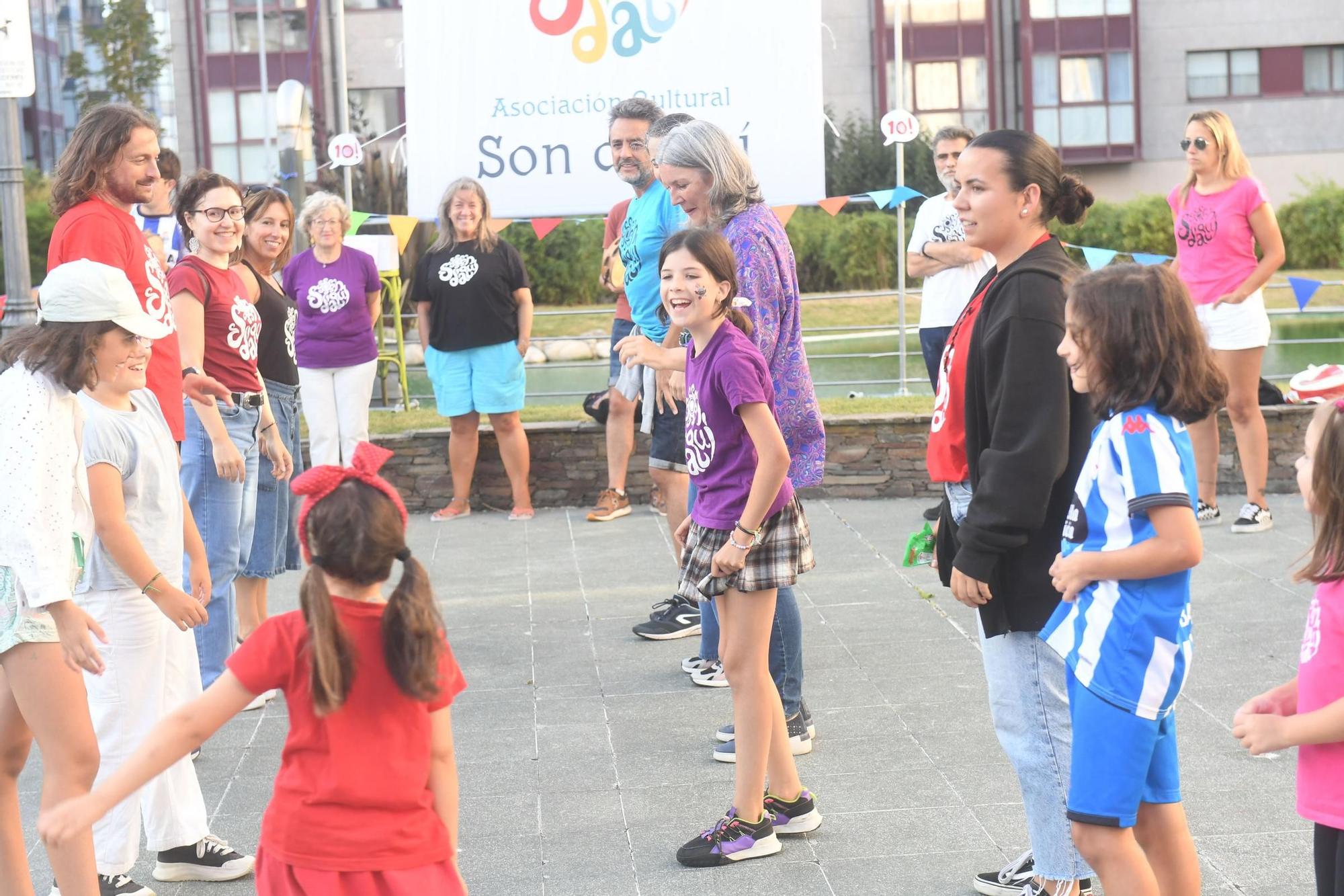 La Asociación cultural Son d’aquí celebró su décimo aniversario en la plaza de los Abuelos de Monte Alto