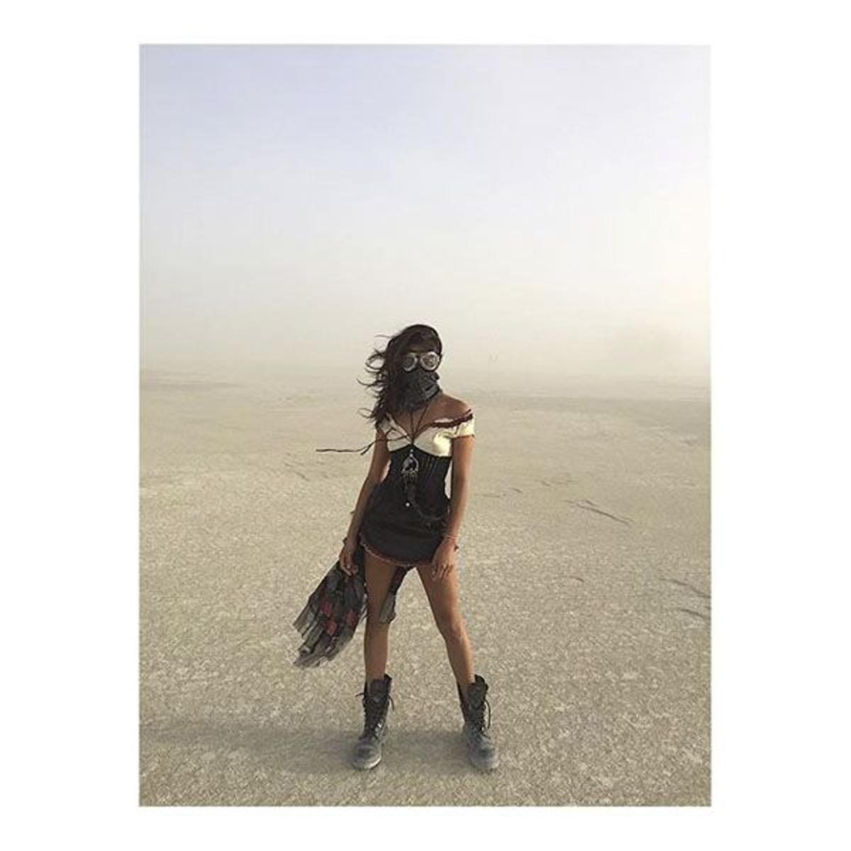 Shanina Shaik en Burning Man 2015