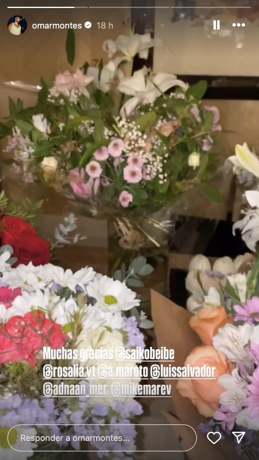 Los ramos de flores que ha recibido Omar Montes por el nacimiento de su hijo