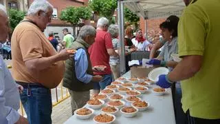 La comida popular del viernes del Toro pone sabor a las fiestas de Benavente
