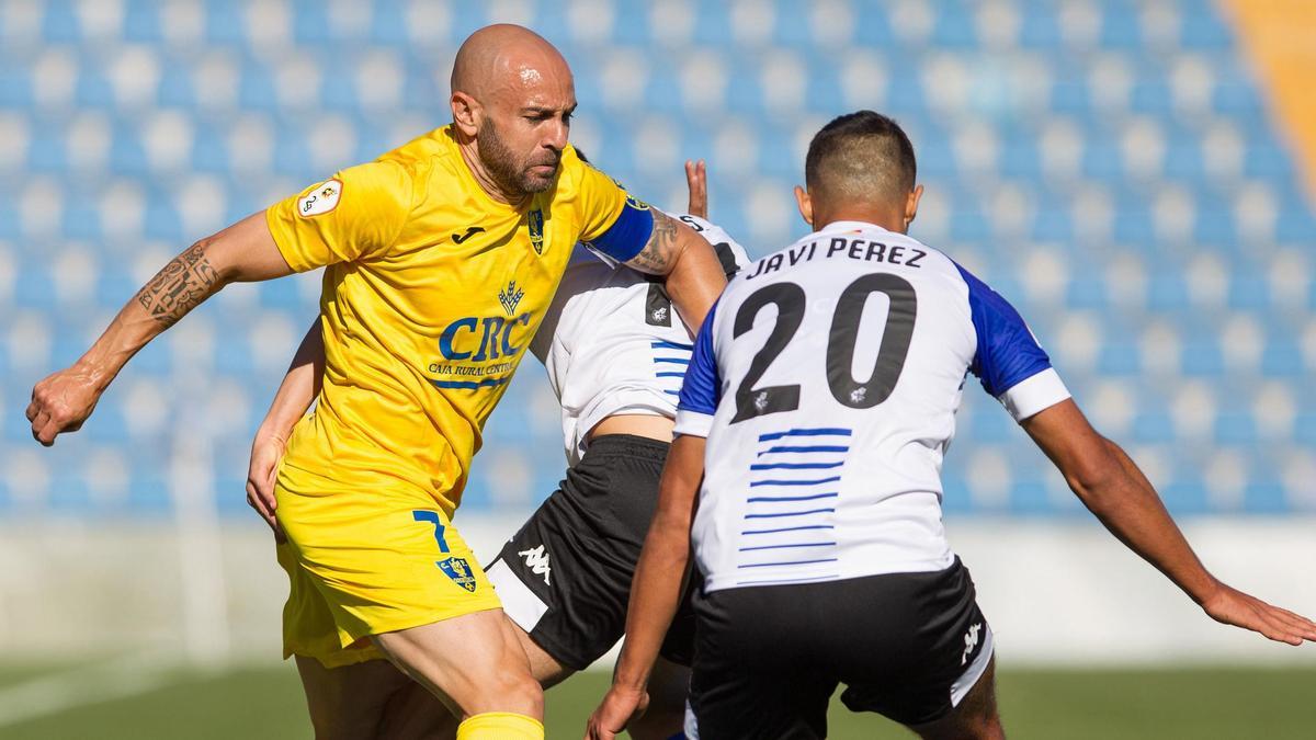 Javi Pérez defiende a Chechu Flores.