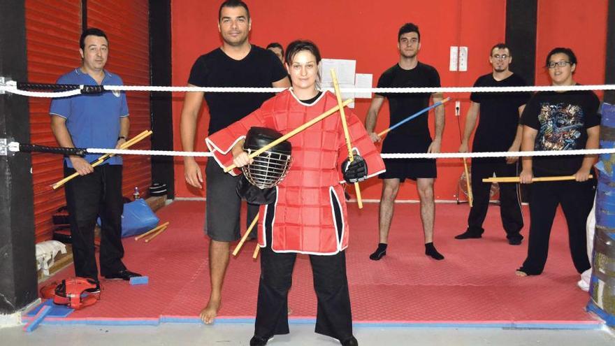 Mari Carmen Jiménez: &quot;Animo a las mujeres a probar el eskrima, les sorprenderá&quot;