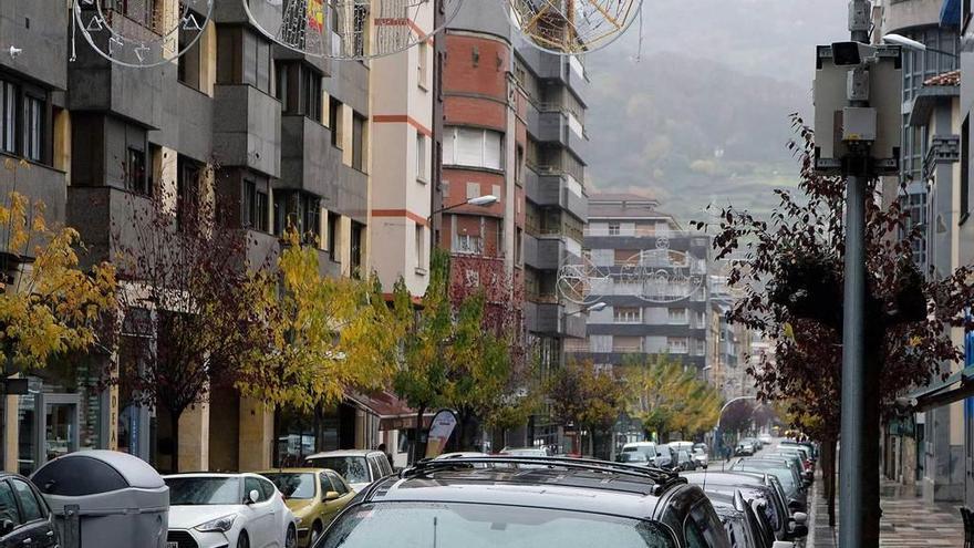 El radar semafórico en su actual ubicación, en la calle Manuel Llaneza.