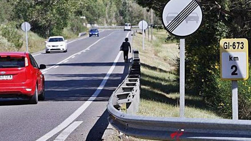 La carretera de Caldes a Llagostera, poc després de l&#039;entrada des de l&#039;A-2.