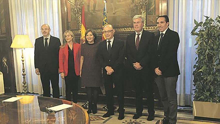 Bonig pide a los promotores del 18-N su apoyo al presupuesto de Rajoy