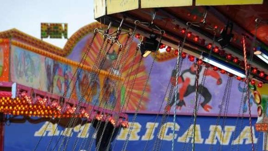 Atracciones en las fiestas de San Roque de 2012.  // Iñaki Abella