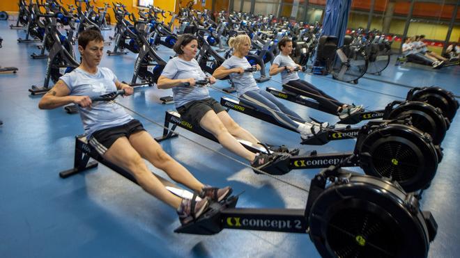 Los suplementos deportivos ya no son 'cosa de hombres': las mujeres también le dan al magnesio