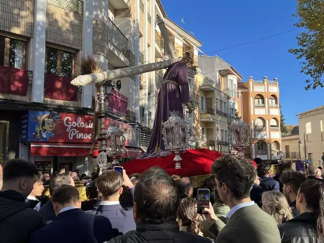 Jesús Nazareno de Lucena completa el traslado a la Plaza Nueva y preside la misa de acción de gracias