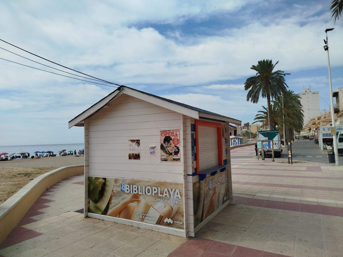 Biblioplaya de Carrer la Mar, cerrada