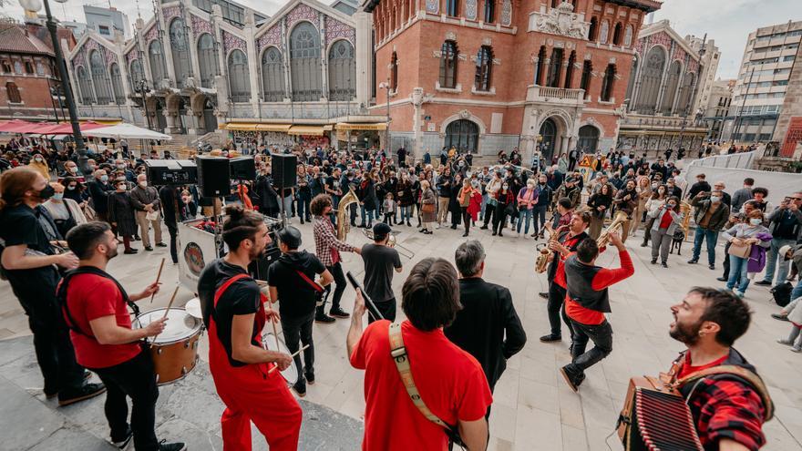 Vecinos, comerciantes y hosteleros cifran en 1,5 millones el impacto positivo del plan para reactivar Ciutat Vella