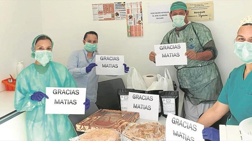 Dulces y cafés para los sanitarios de distintos hospitales de Córdoba