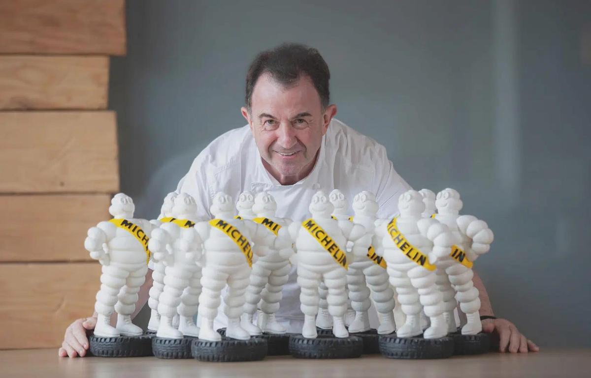 Martin Berasategui para Ocean Victory