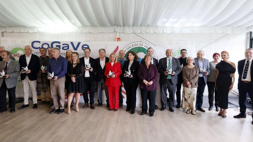 Todos los premiados en el acto de ayer en Pontevedra |  R. V.