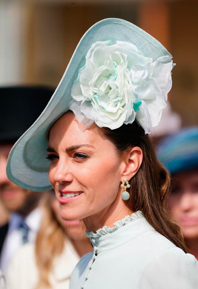 El tocado floral de Kate Middleton para la fiesta en el jardín de Buckingham Palace