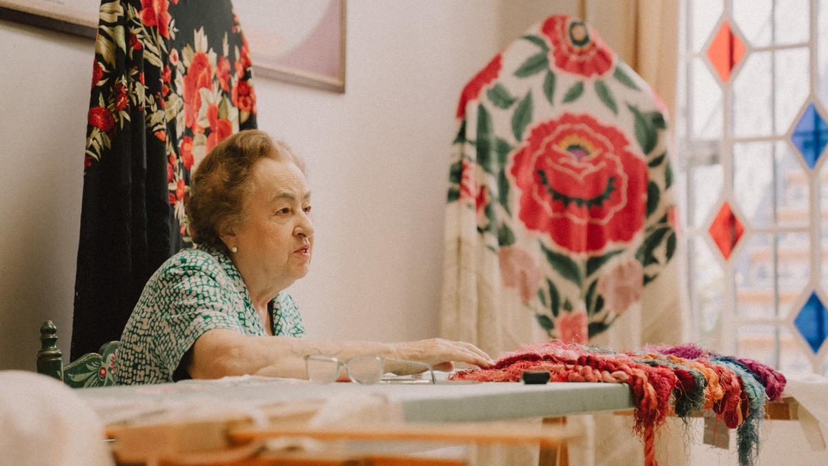 Detalle de los talleres de trabajo de la diseñadora y artesana de mantones de manila Ángeles Espinar. Foto: Alba Vigaray
