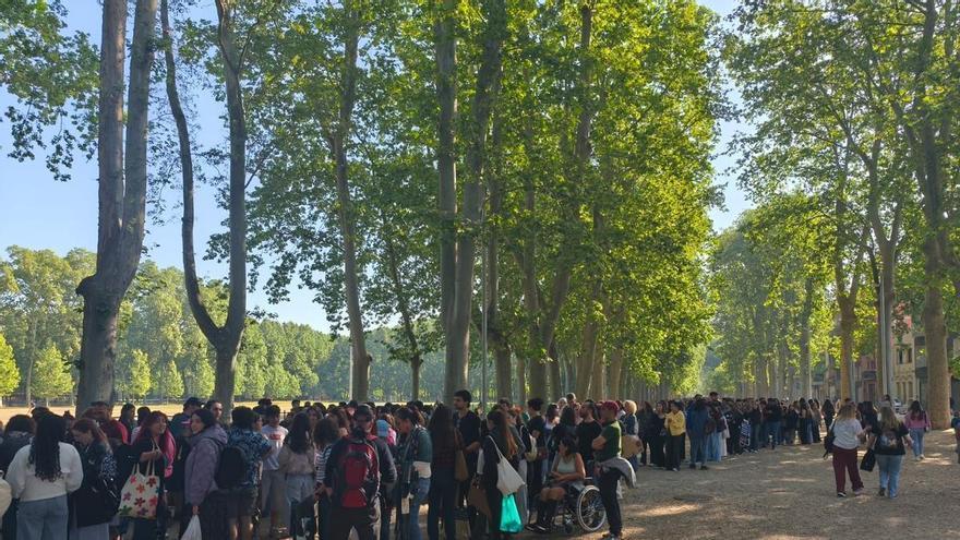 Cues espectaculars a la Devesa més de dues hores abans del macrocàsting de "Tangled"