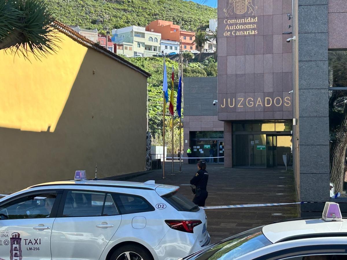 Desalojan el Palacio de Justicia de La Laguna por un aviso de bomba