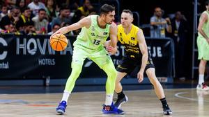 Marcelinho Huertas demostra talent en un Palau frustrat