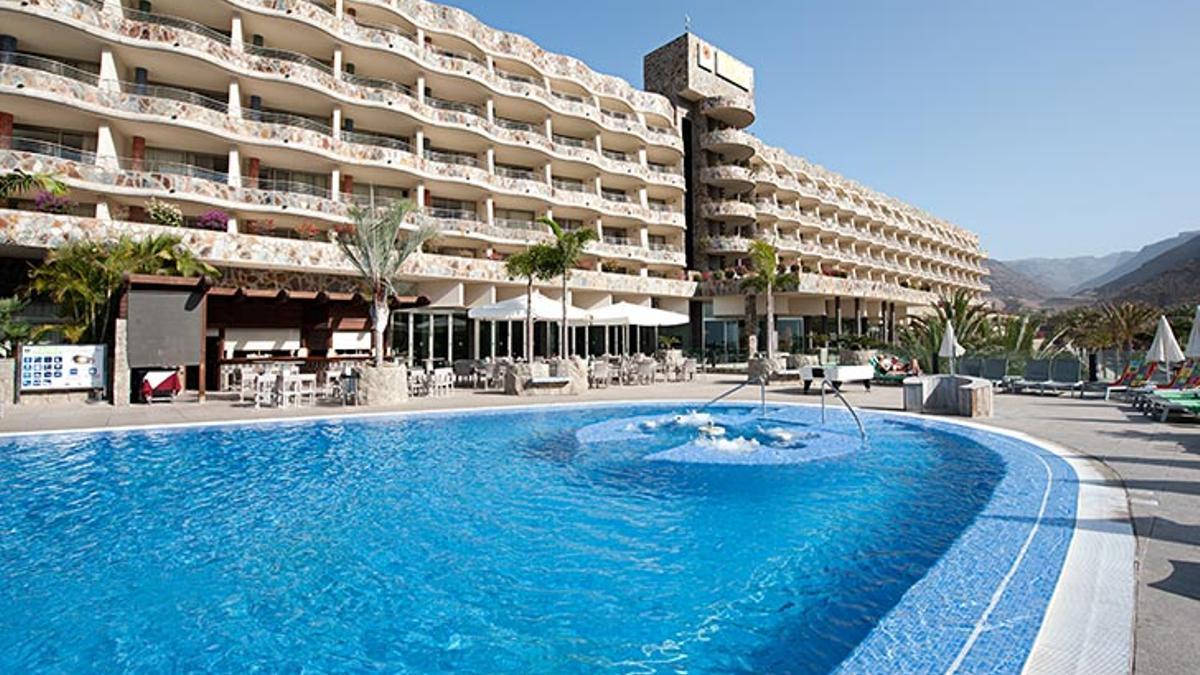 Uno de los hoteles de Playa de Taurito que salen a subasta
