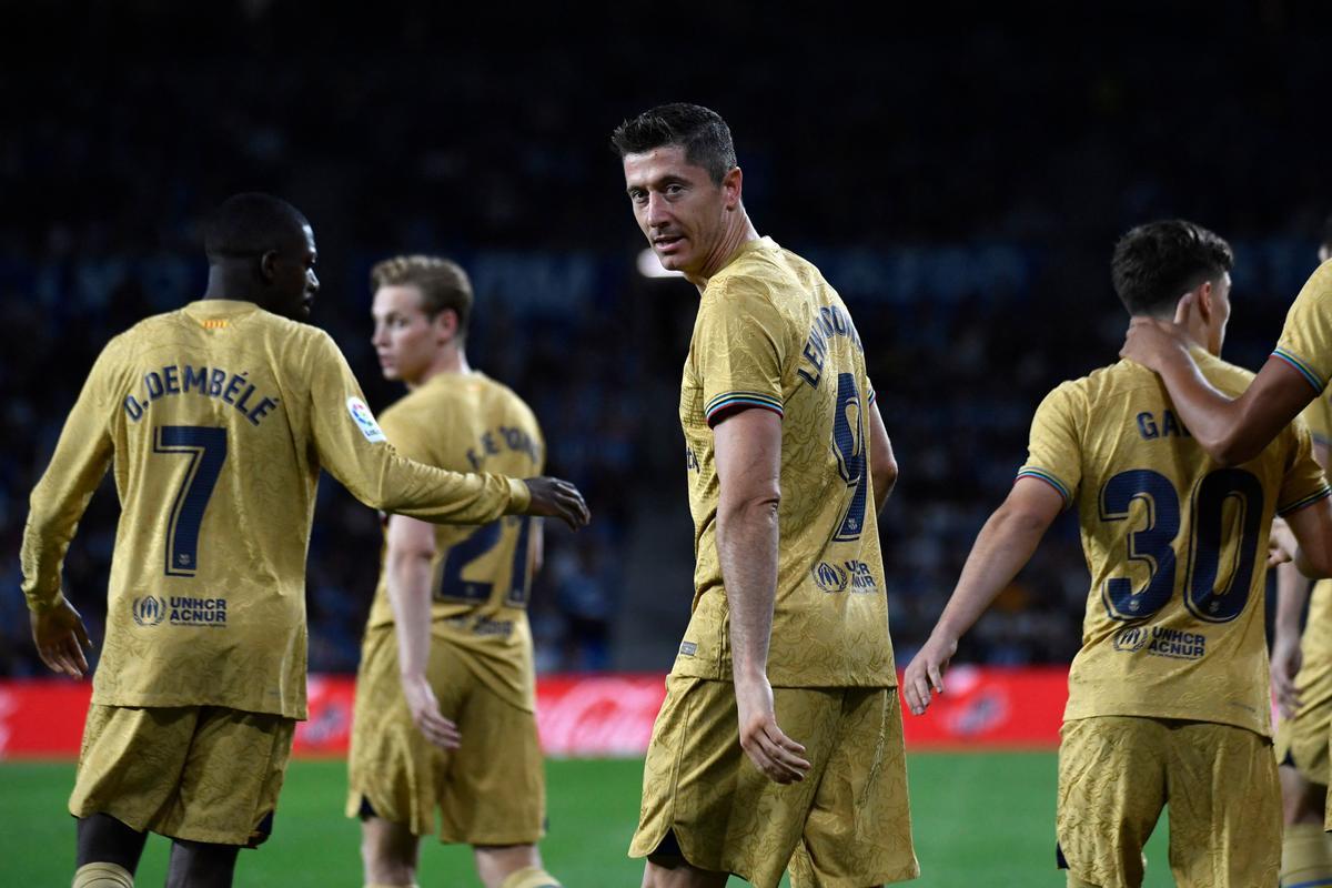 6. FC Barcelona: 114,000 puntos