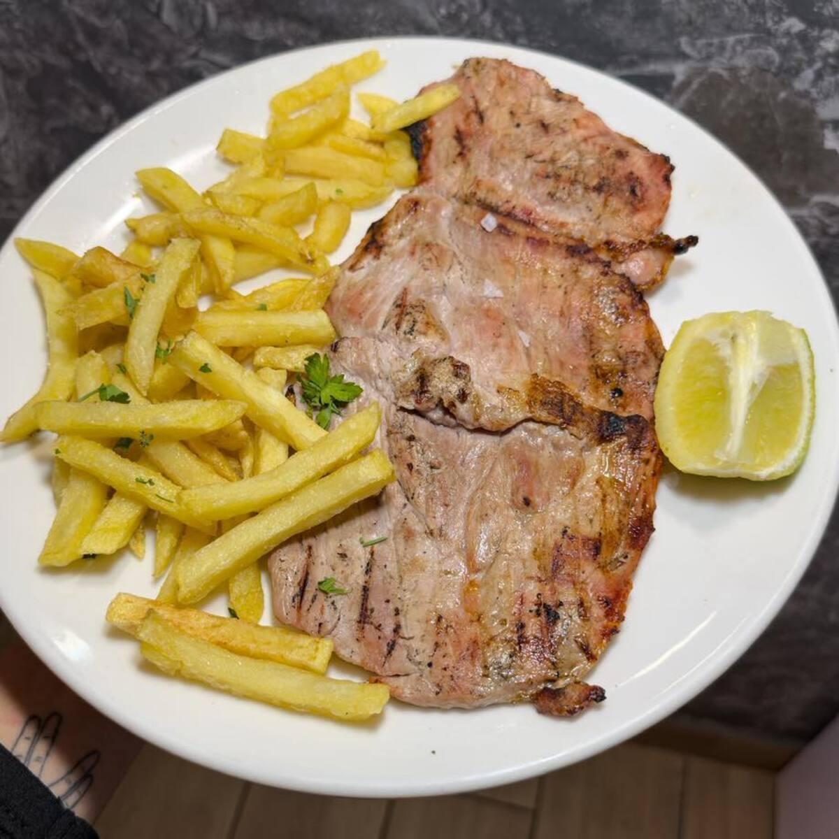 Las carnes a la brasa son una de las especilidades